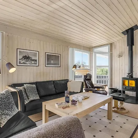 Holiday home 3 Bedroom Stunning In Hjorring Lonstrup