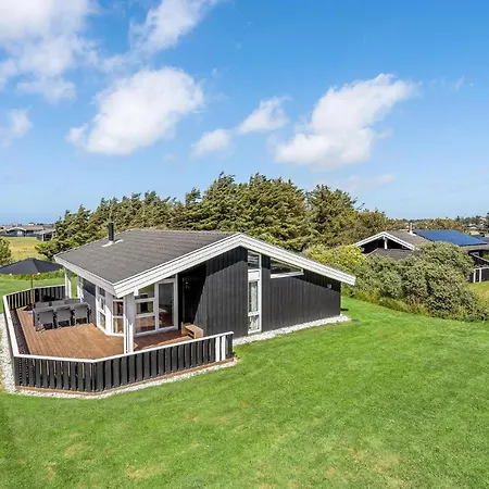 3 Bedroom Stunning In Hjorring Holiday home *