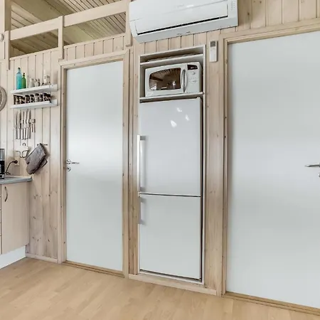 3 Bedroom Stunning In Hjorring Holiday home Lonstrup