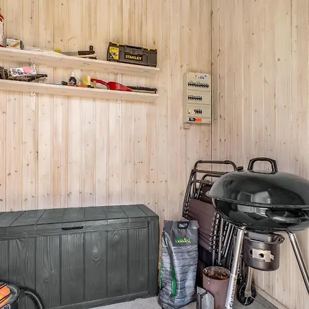 3 Bedroom Stunning In Hjorring * Lonstrup